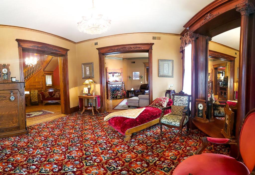 Linda Sue Manor Pansiyon Sioux City Dış mekan fotoğraf