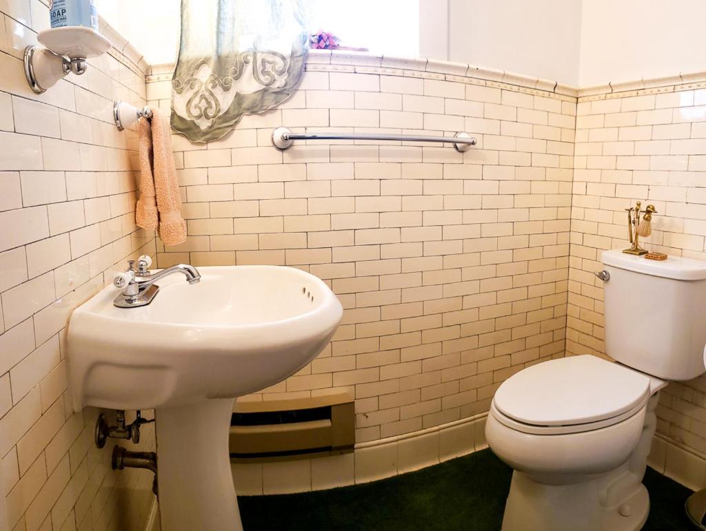 Linda Sue Manor Pansiyon Sioux City Dış mekan fotoğraf